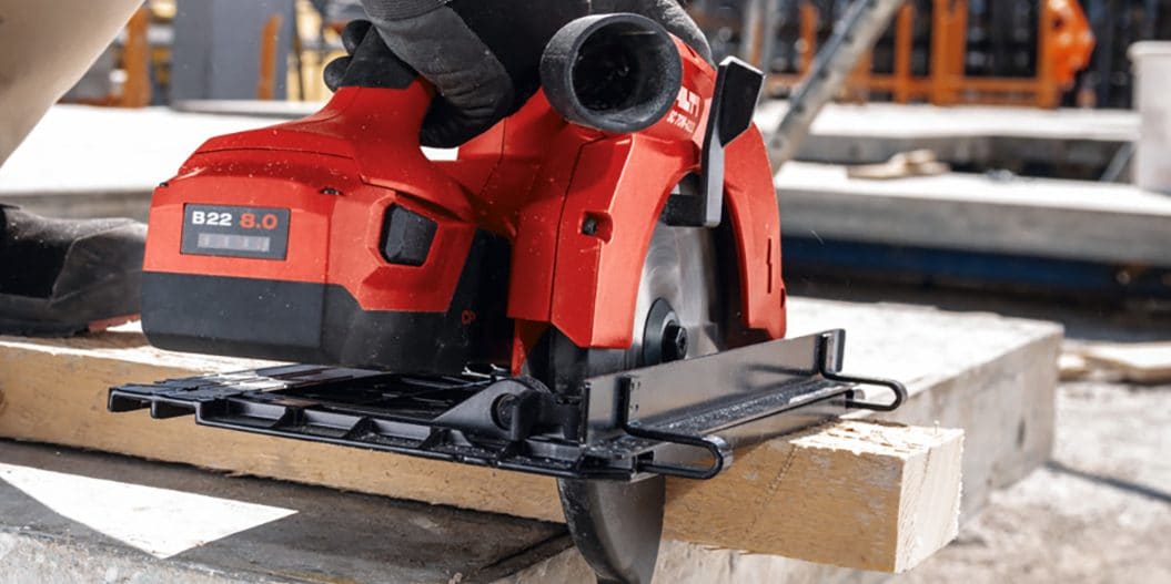 喜利得電池采用玻璃纖維外殼，與塑料外殼相比抗跌落損壞性能提高四倍